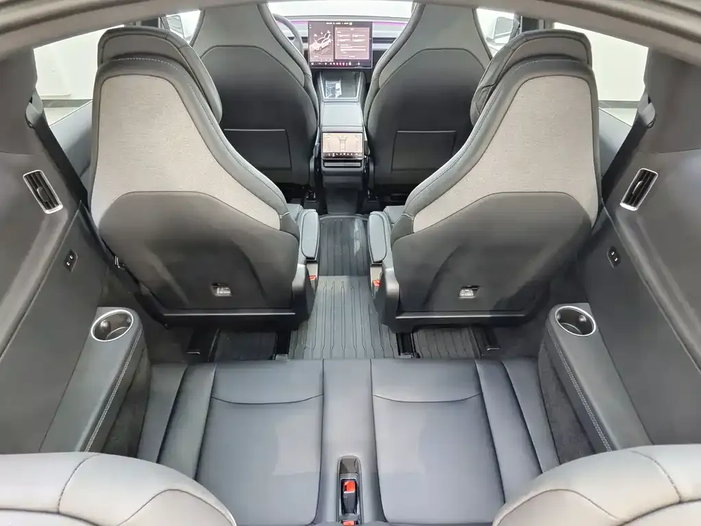 Tesla Model Y L 2025 из CN, фото 2