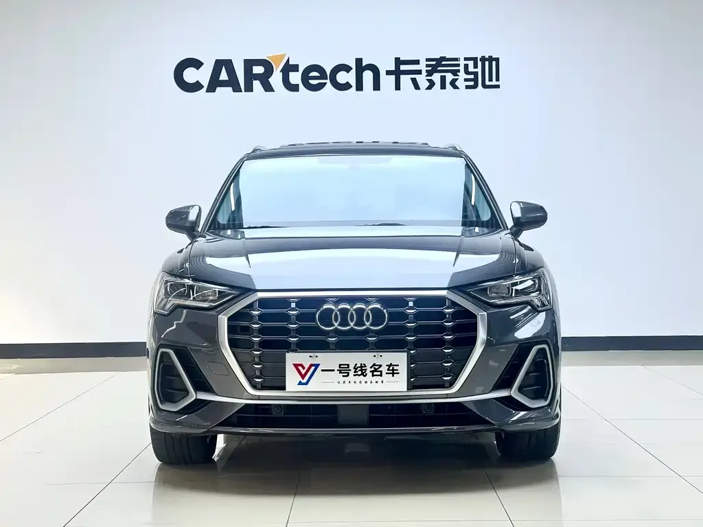 Audi Q3 — фото 1