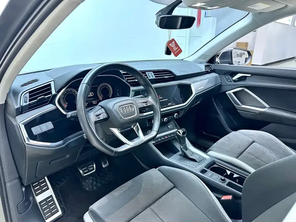 Audi Q3 — фото 5