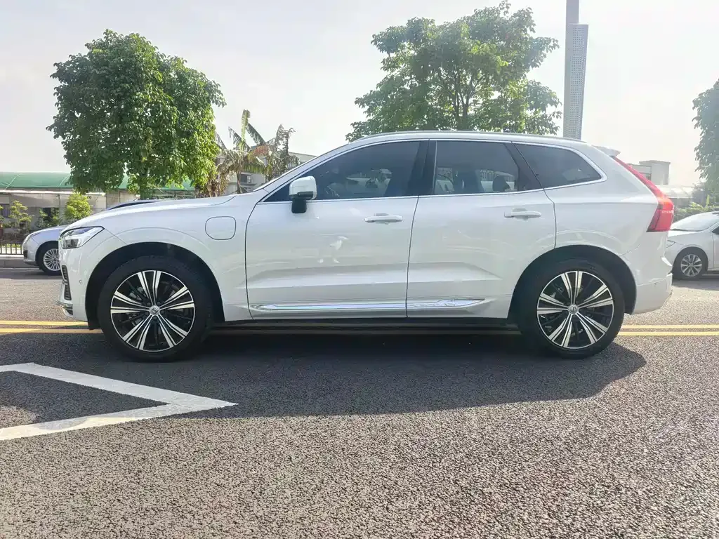 Volvo XC60 PHEV 2022 из CN, фото 9
