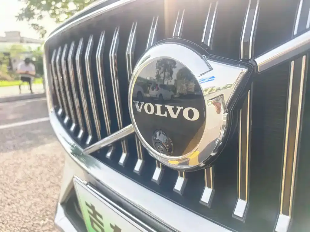Volvo XC60 PHEV 2022 из CN, фото 3