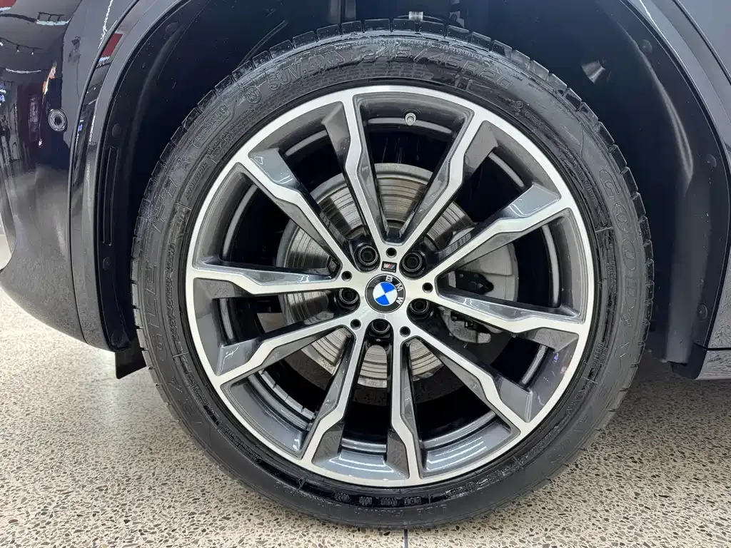 BMW X3 — фото 9