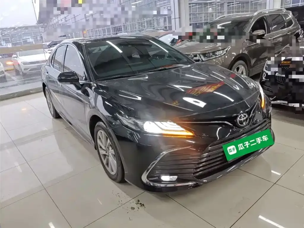 Toyota Camry — фото 5
