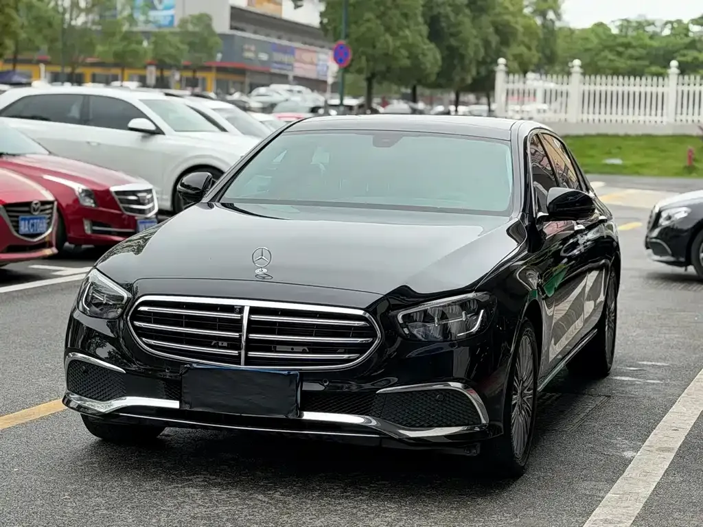 Mercedes-Benz E-Class — фото 3