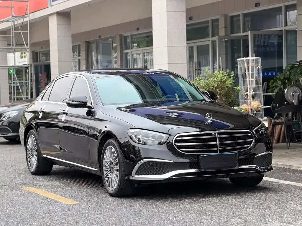 Mercedes-Benz E-Class — фото 5