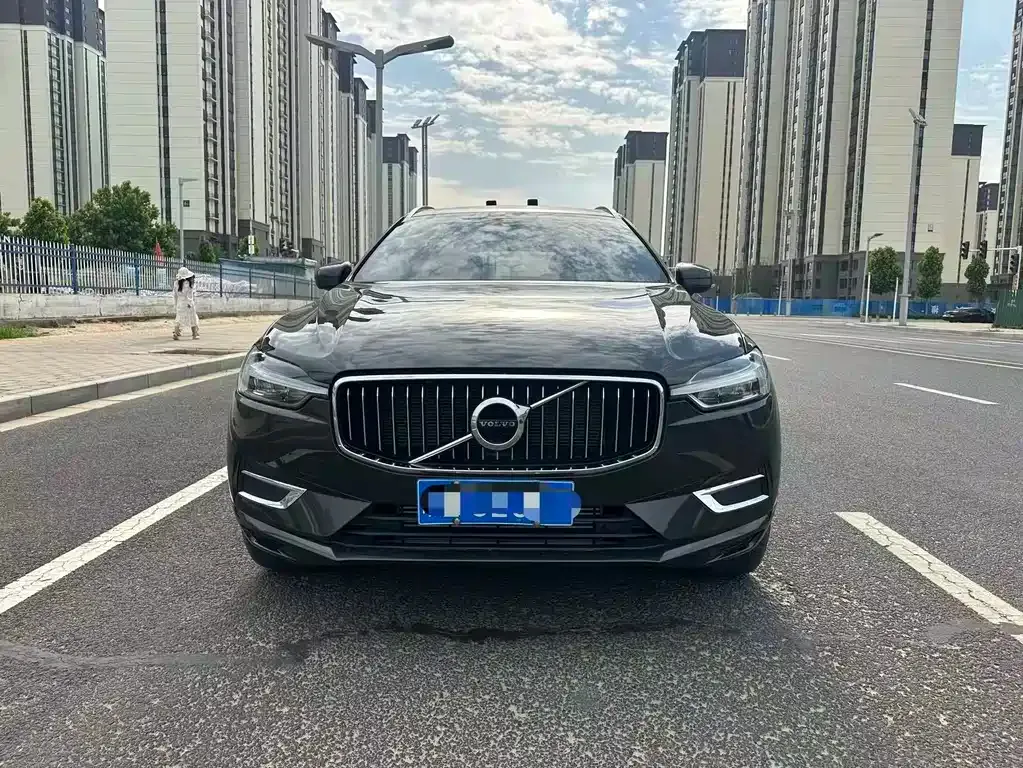 Volvo XC60 — фото 7