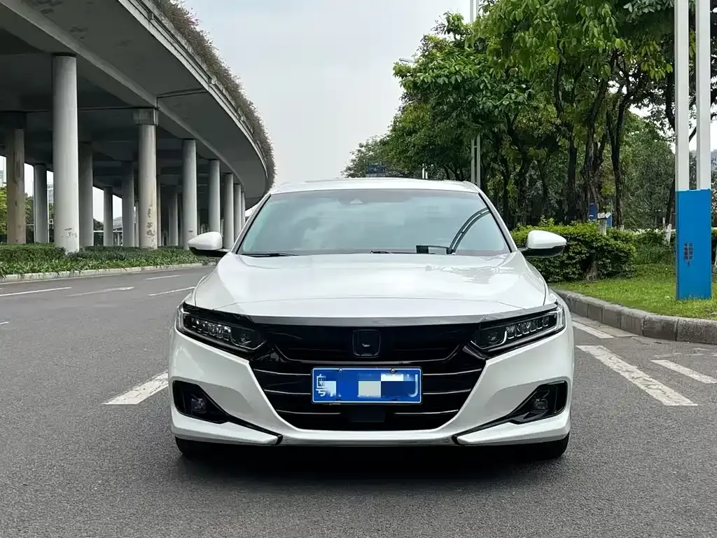 Honda Accord — фото 10