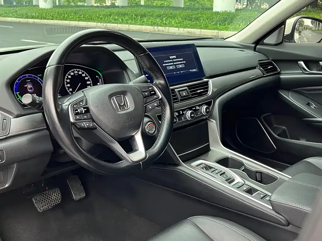 Honda Accord — фото 9