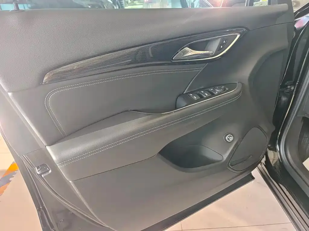 Buick Envision Plus — фото 8