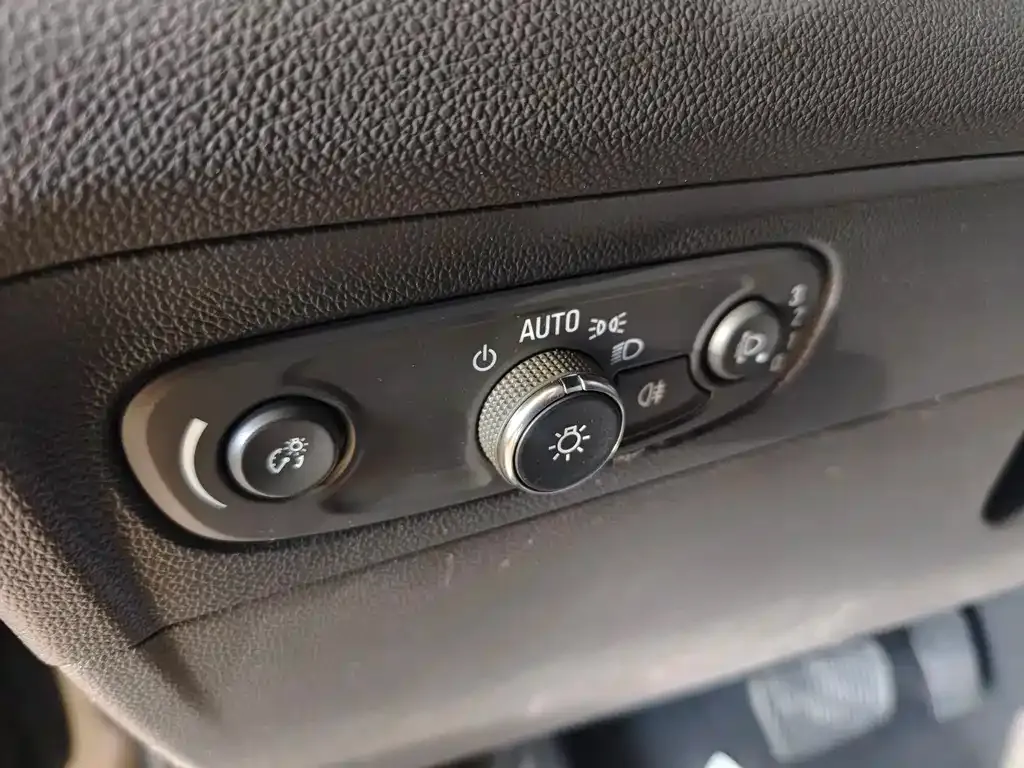 Buick Envision Plus — фото 5