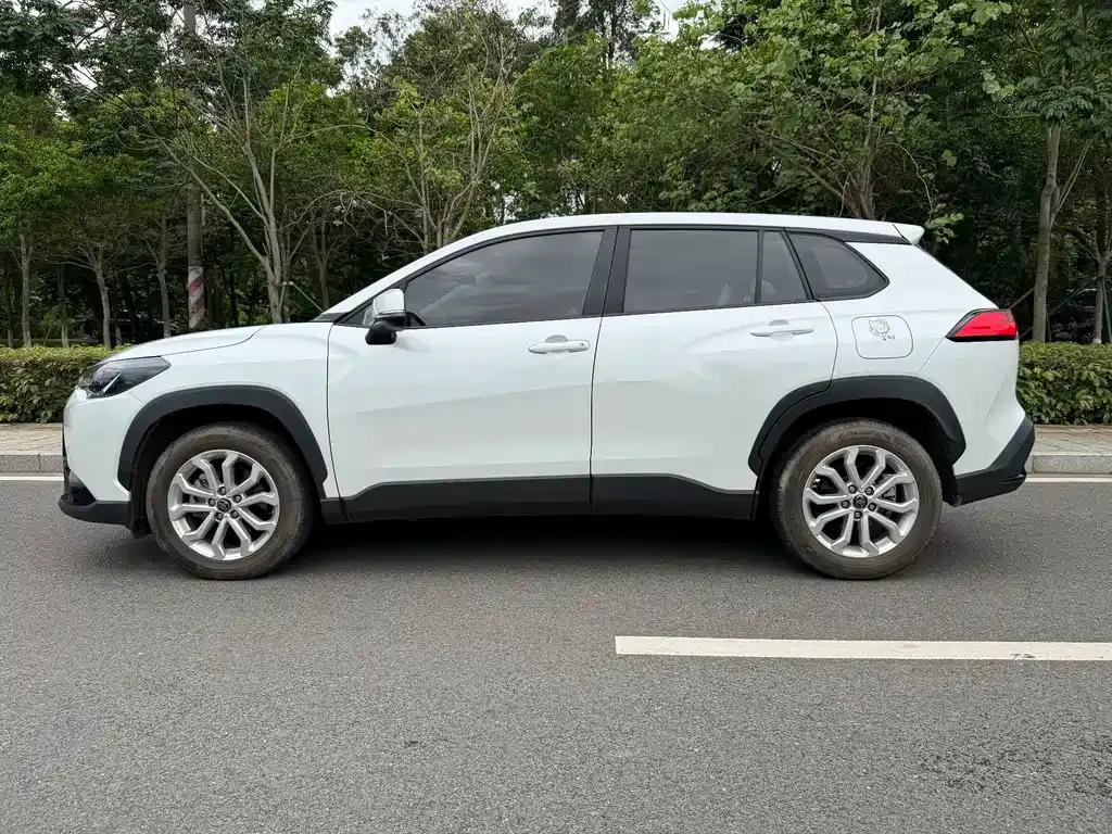 Toyota Frontlander 2023 из CN, фото 10