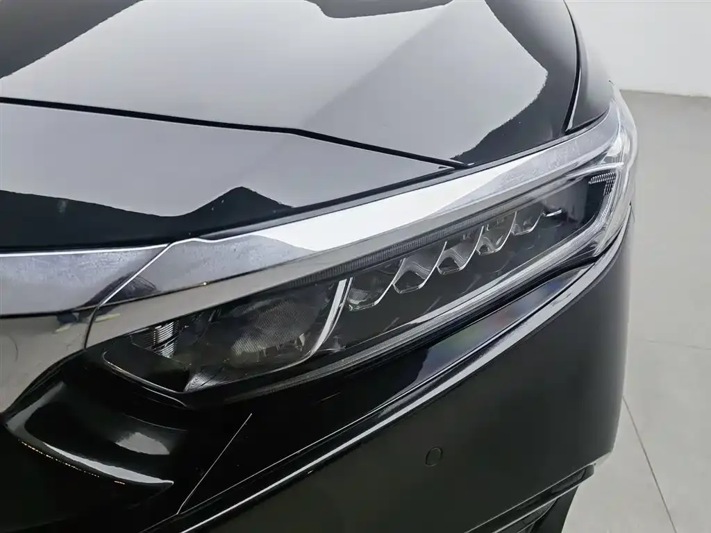 Honda Accord — фото 9