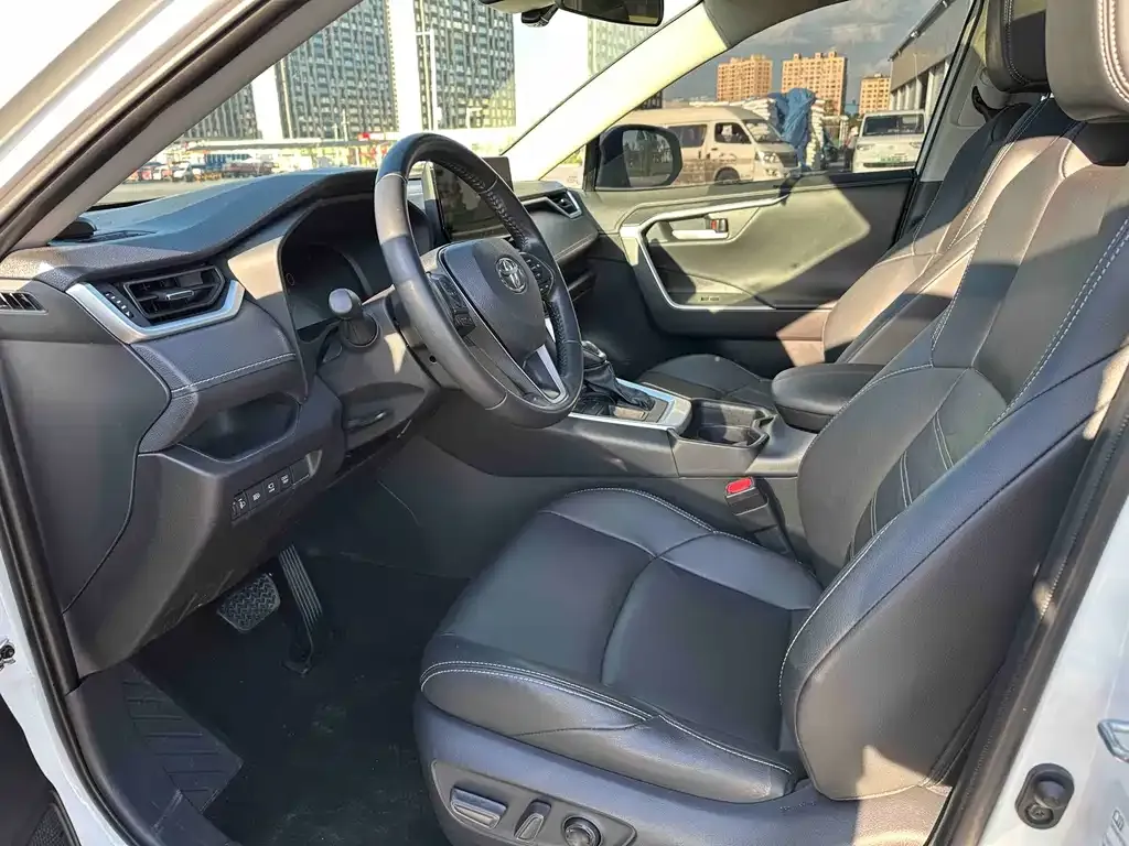 Toyota Wildlander 2024 из CN, фото 7
