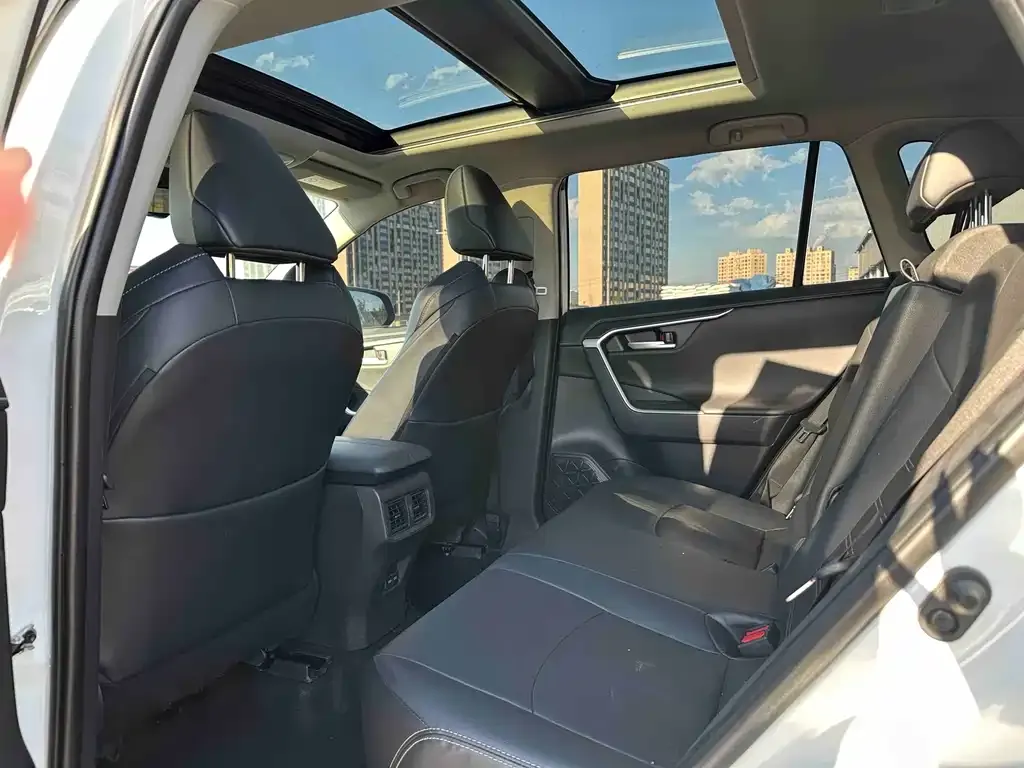 Toyota Wildlander 2024 из CN, фото 6
