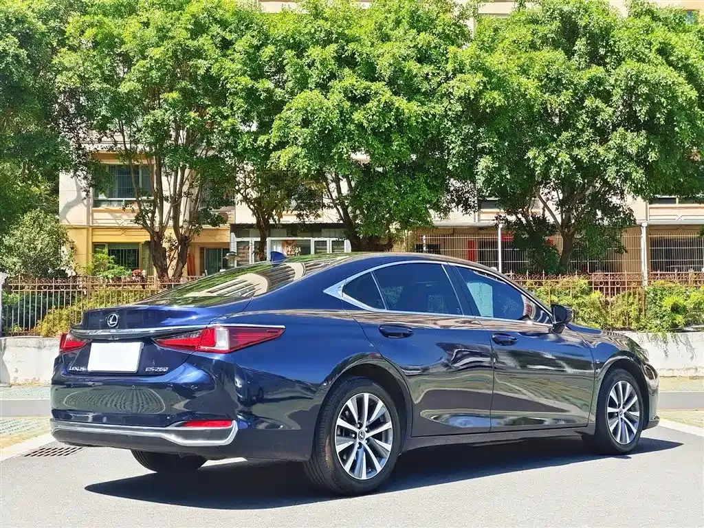 Lexus ES — фото 5