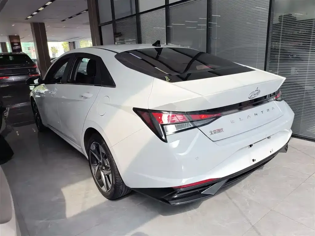Hyundai Elantra 2023 из CN, фото 3