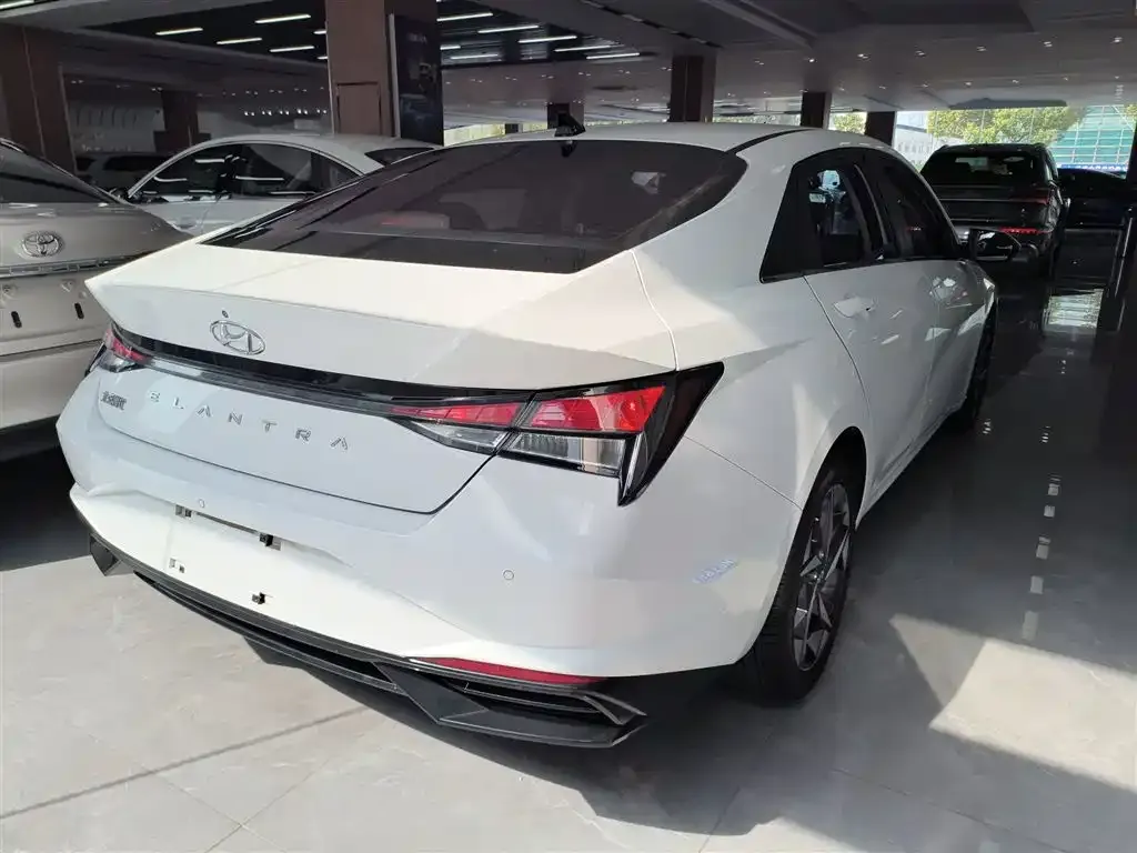 Hyundai Elantra 2023 из CN, фото 9
