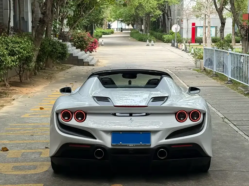 Ferrari F8 — фото 7