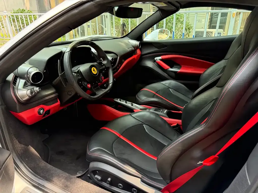 Ferrari F8 — фото 6