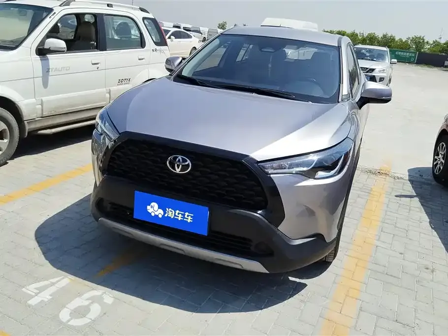 Toyota Corolla Cross — фото 1