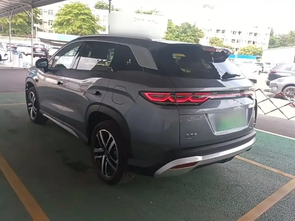 BYD L DM-i — фото 9