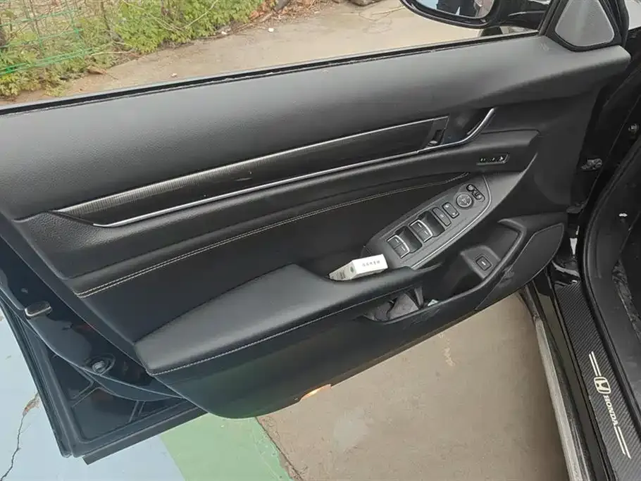 Honda Accord — фото 6