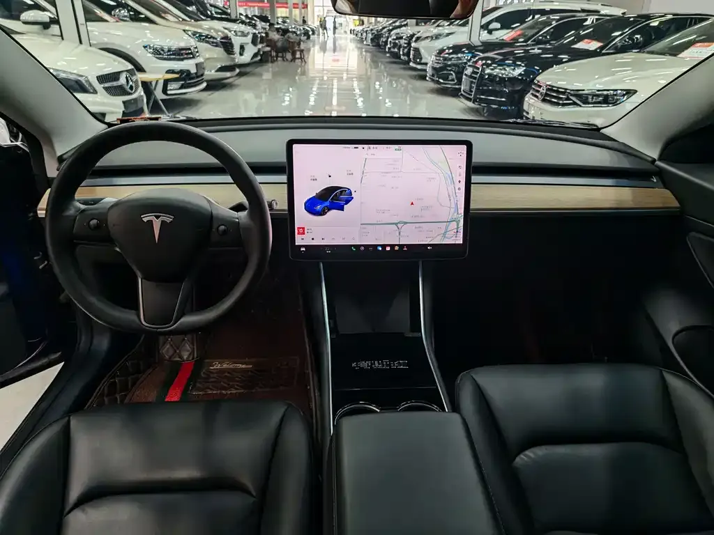 Tesla Model 3 — фото 5