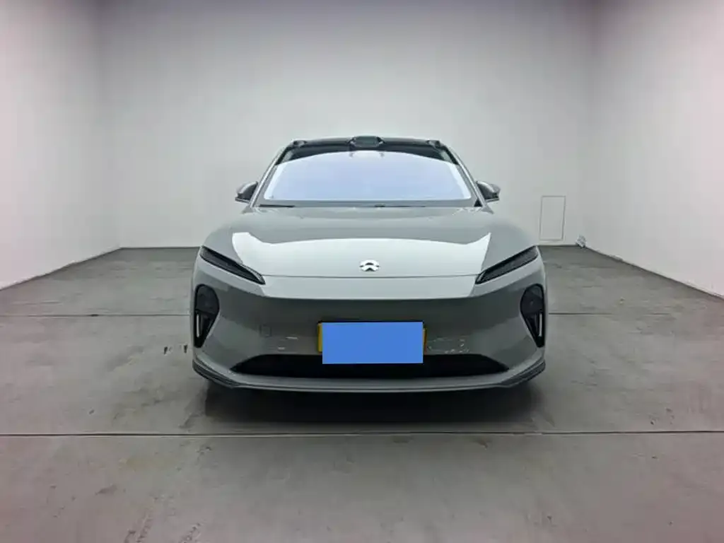 NIO ET5