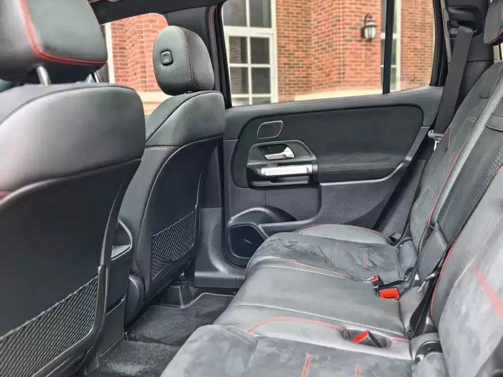 Mercedes-Benz GLB AMG — фото 7