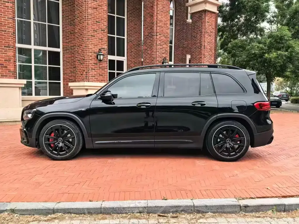Mercedes-Benz GLB AMG — фото 4