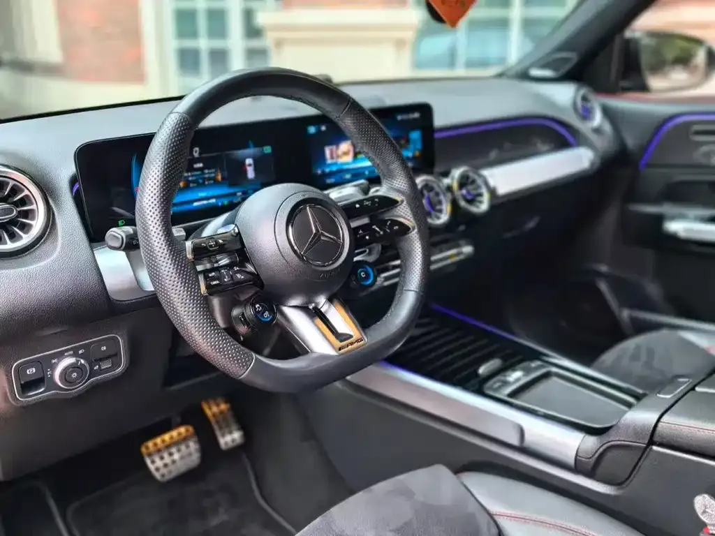 Mercedes-Benz GLB AMG — фото 3