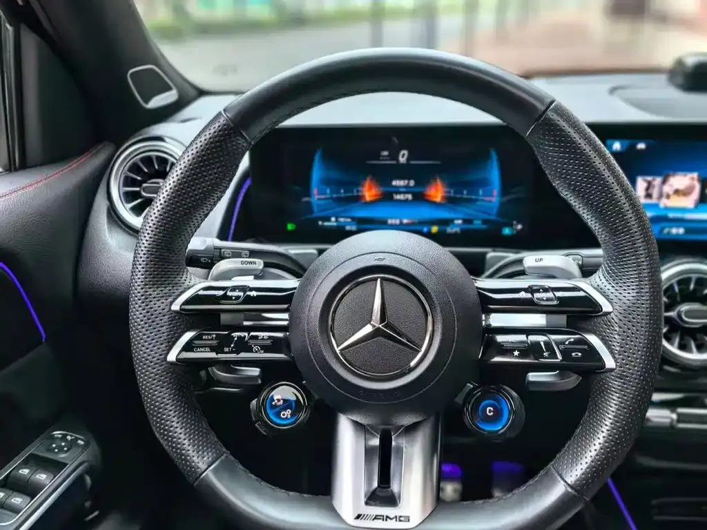 Mercedes-Benz GLB AMG — фото 6