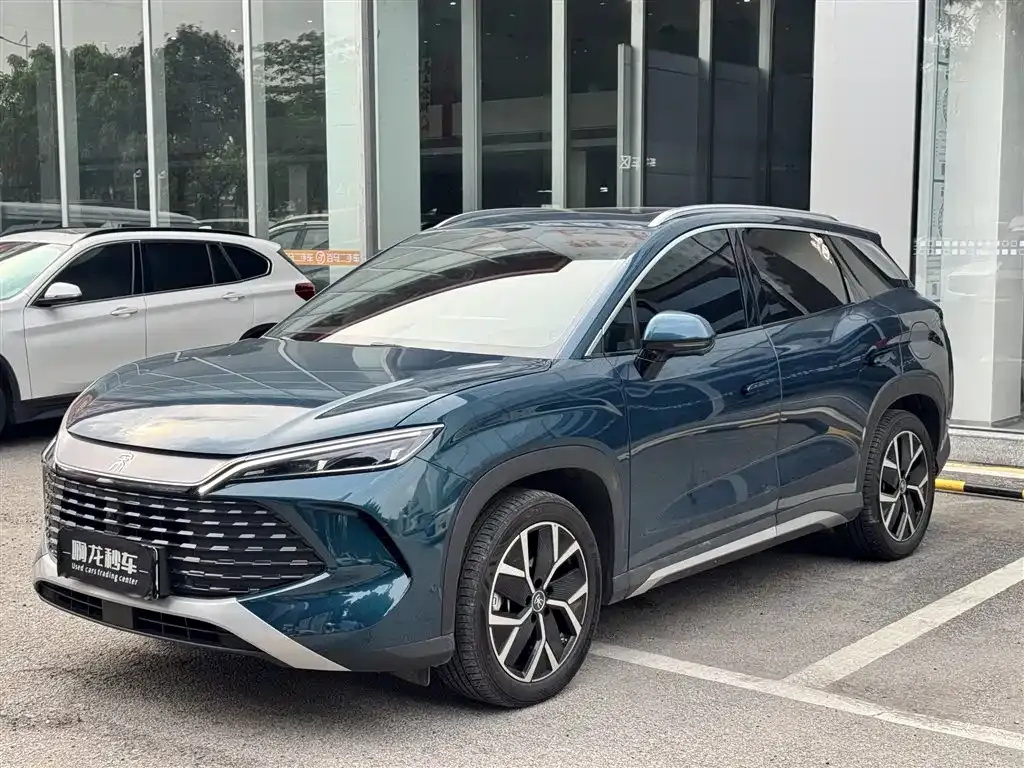 BYD L DM-i — фото 1