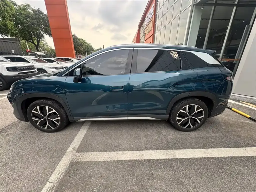 BYD L DM-i — фото 8