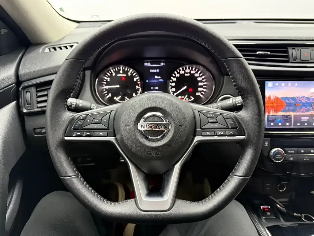 Nissan X-Trail — фото 10