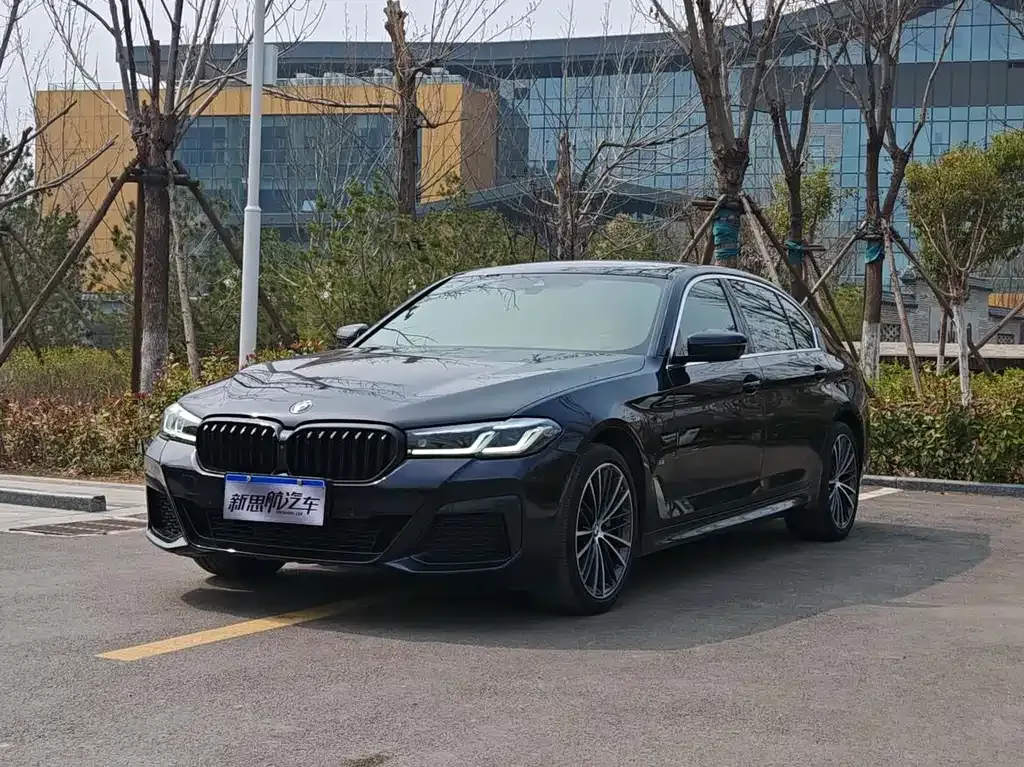 BMW 5 Series — фото 1
