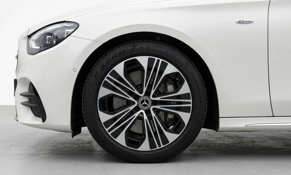 Mercedes-Benz E-Class 2025 из KR, фото 5