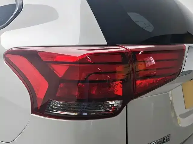 Mitsubishi Outlander 2021 из CN, фото 2