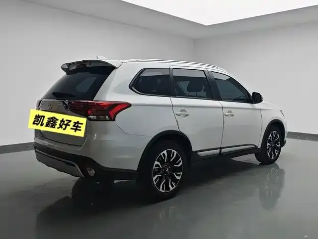 Mitsubishi Outlander 2021 из CN, фото 7