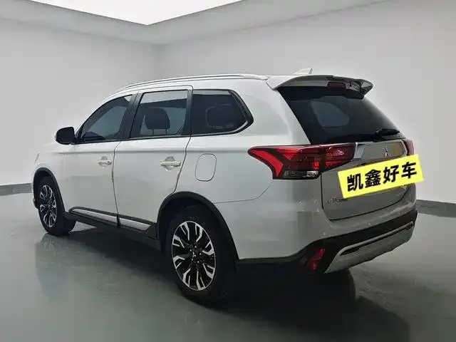 Mitsubishi Outlander 2021 из CN, фото 6