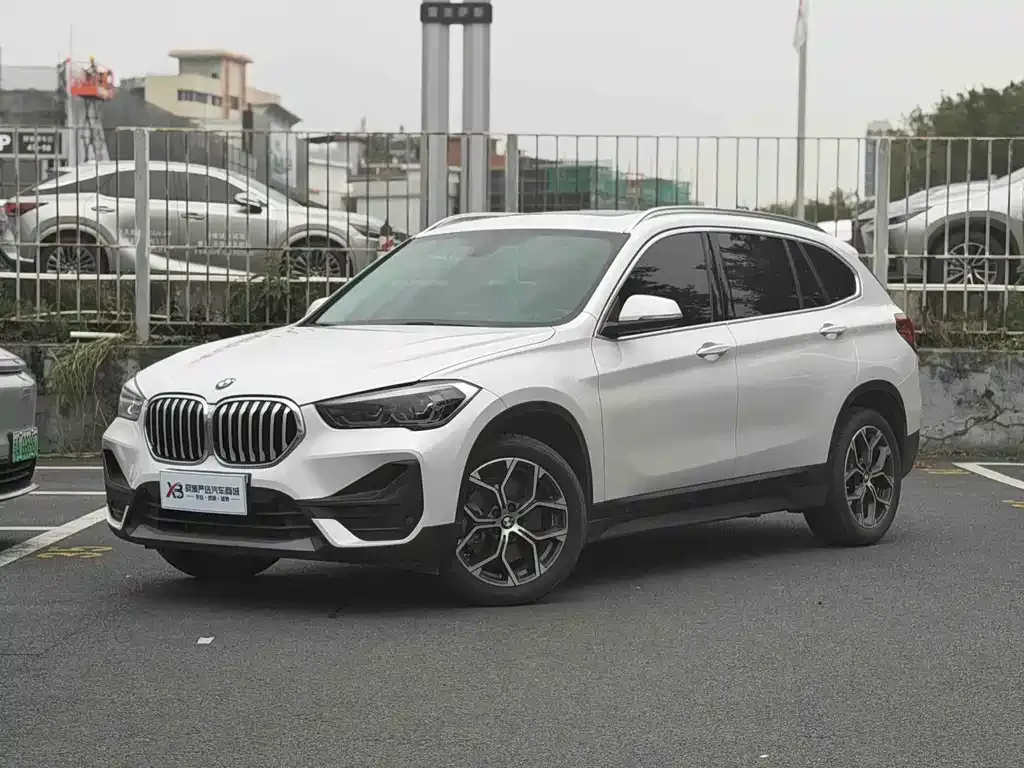 BMW X1 — фото 1