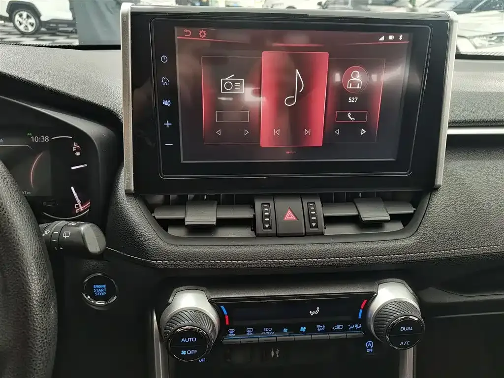 Toyota RAV4 — фото 4