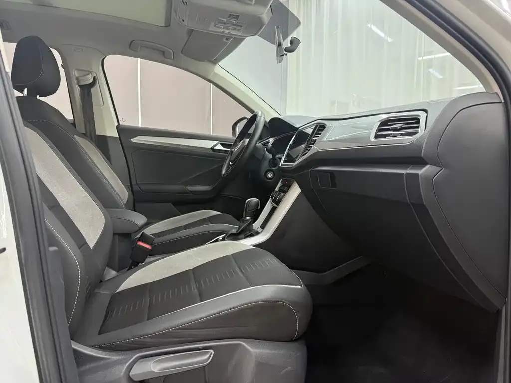 Volkswagen T-Roc 2022 из CN, фото 8