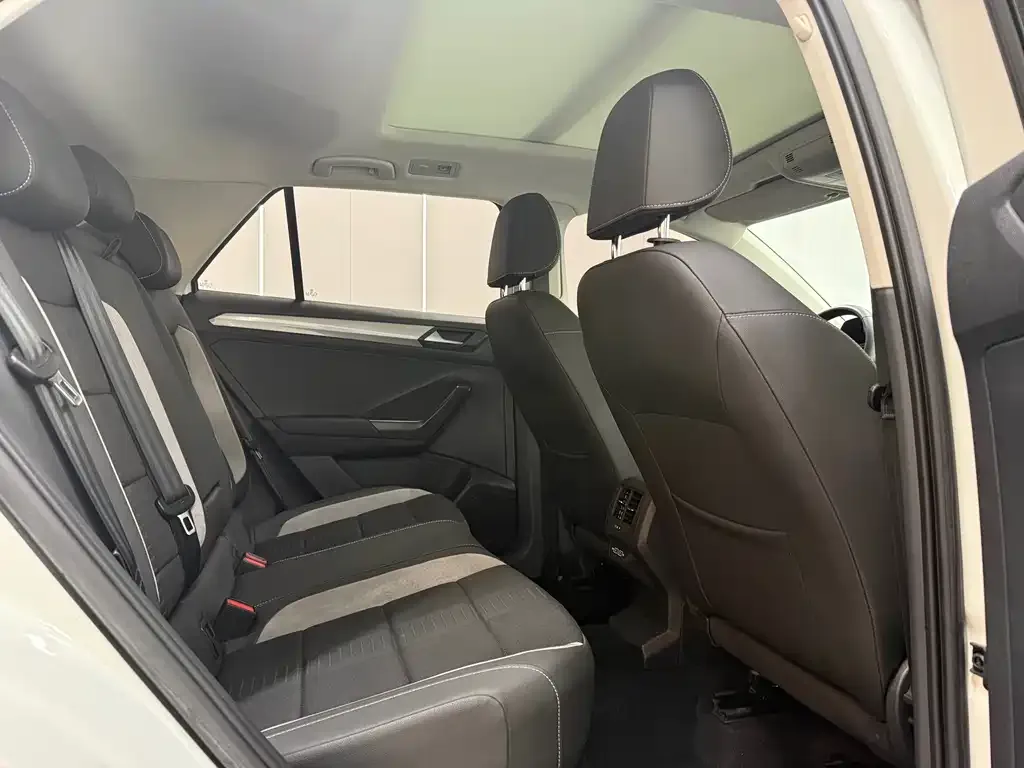 Volkswagen T-Roc 2022 из CN, фото 6