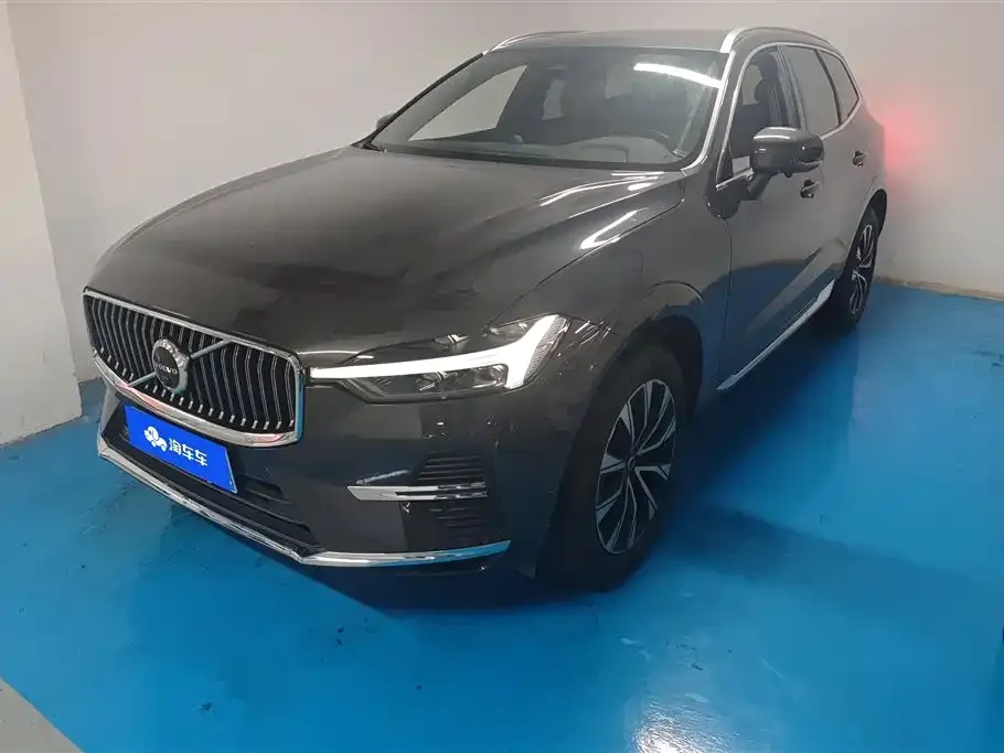Volvo XC60 — фото 1