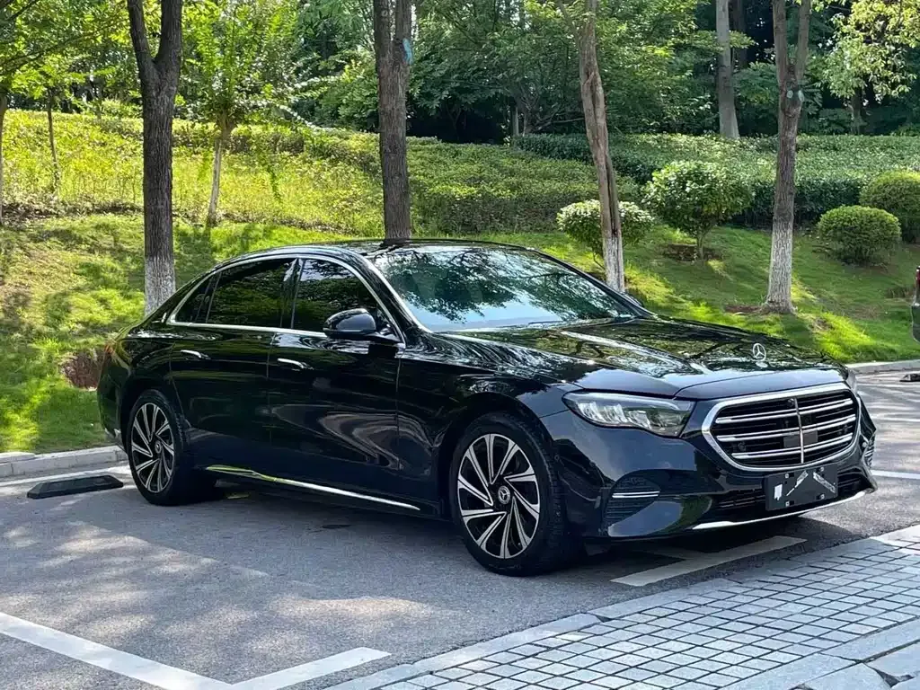 Mercedes-Benz E-Class — фото 10