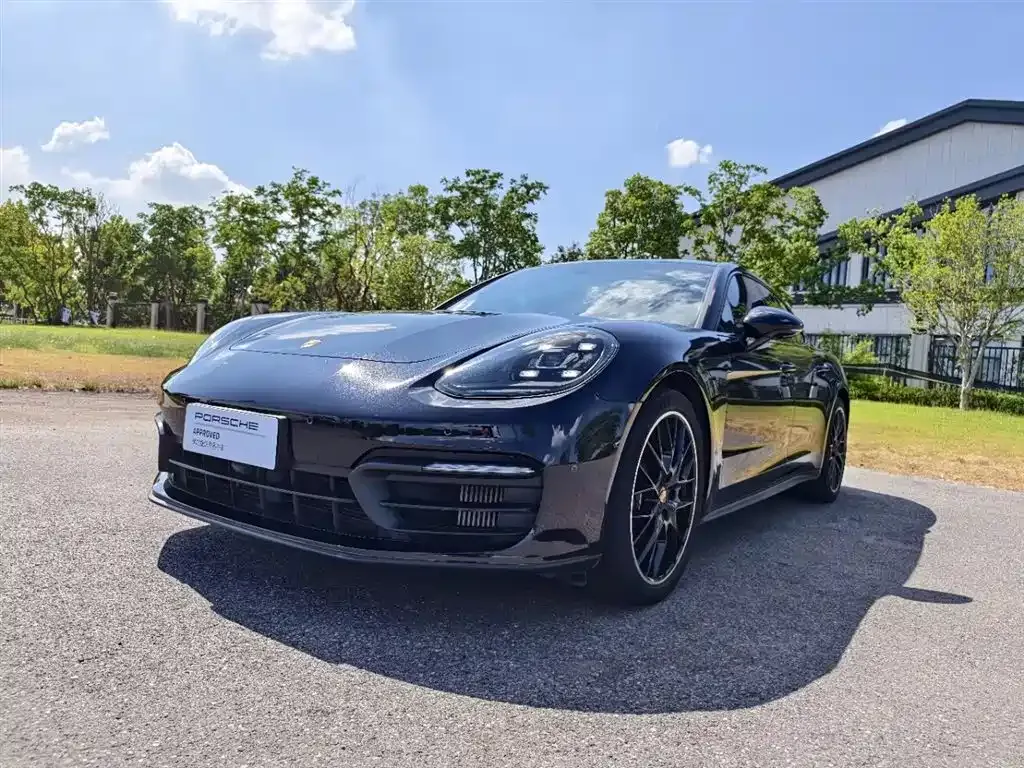 Porsche Panamera — фото 1