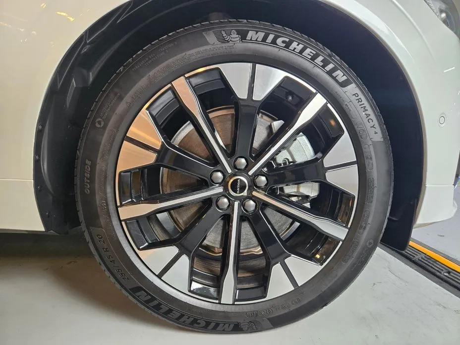 Volvo XC60 2026 из KR, фото 10