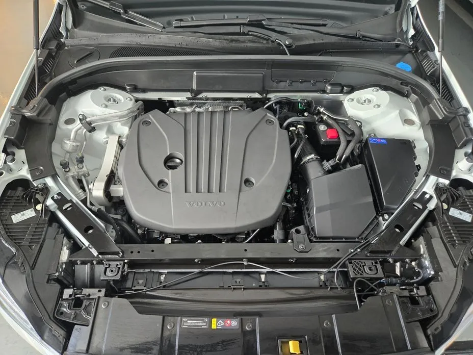 Volvo XC60 2026 из KR, фото 4