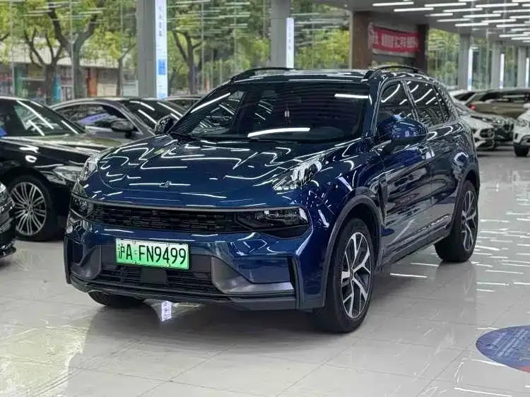 Lynk & Co 01 EM-P